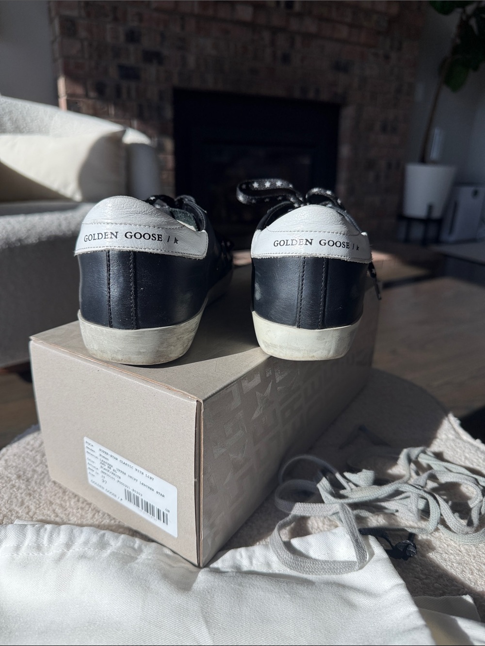 Golden Goose Deluxe Brand
Super-Star Low-Top Sneakers size 37 / 7 EUC - Picture 10 of 17